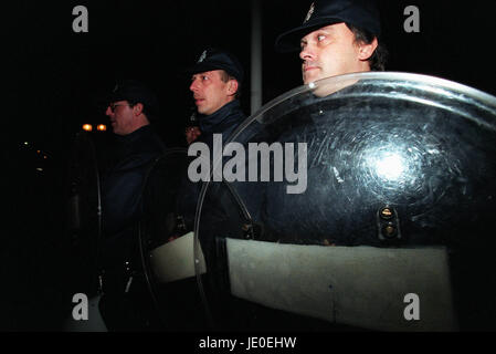 RIOT Polizei STADE DU PAYS DE CHARLEROI 23. Februar 2000 Stockfoto