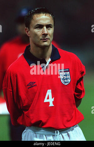 DENNIS WISE ENGLAND & CHELSEA FC 23. Februar 2000 Stockfoto