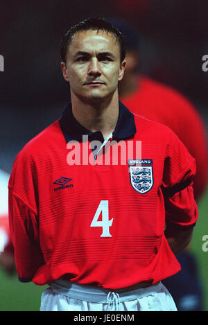 DENNIS WISE ENGLAND & CHELSEA FC 23. Februar 2000 Stockfoto