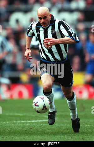 TEMUR KETSBAIA NEWCASTLE UNITED FC 4. März 2000 Stockfoto