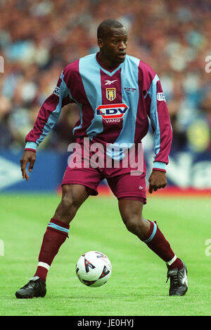 UGO EHIOGU ASTON VILLA FC 20. Mai 2000 Stockfoto