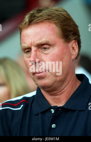 HARRY REDKNAPP WEST HAM UNITED FC MANAGER UPTON PARK LONDON ENGLAND 13. August 2000 Stockfoto