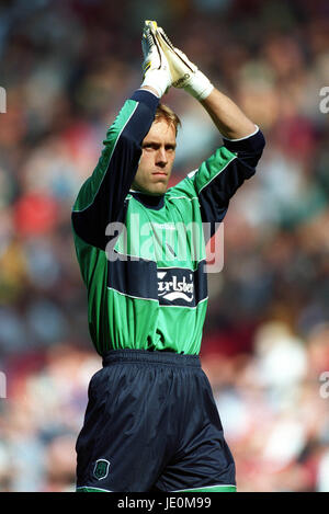 SANDER WESTERVELD LIVERPOOL FC LIVERPOOL ANFIELD 19. August 2000 Stockfoto