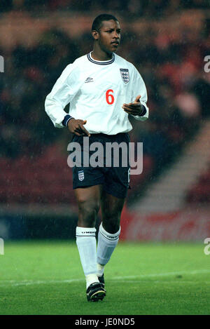TITUS BRAMBLE ENGLAND U21 & IPSWICH TOWN FC MIDDLESBROUGH TEESIDE 1. September 2000 Stockfoto