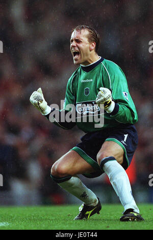 SANDER WESTERVELD LIVERPOOL FC LIVERPOOL ANFIELD 28. Oktober 2000 Stockfoto