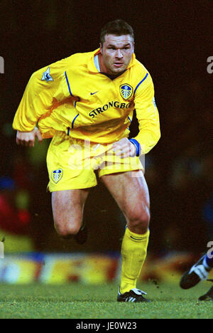 MARK VIDUKA LEEDS UNITED FC FILBERT STREET LEICESTER LEICESTER ENGLAND 2. Dezember 2000 Stockfoto