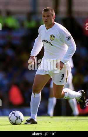 MARK VIDUKA LEEDS UNITED FC ELLAND ROAD LEEDS ENGLAND 8. September 2001 Stockfoto