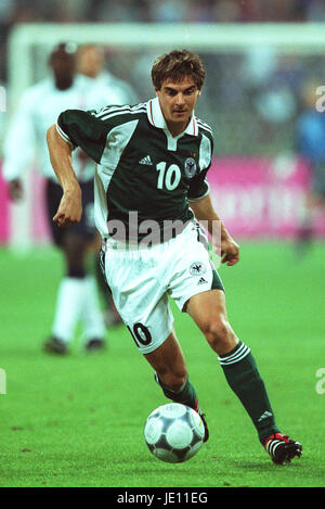 SEBASTIAN DEISLER Deutschland & HERTHA BERLIN Olympiastadion München 1. September 2001 Stockfoto