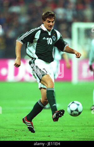 SEBASTIAN DEISLER Deutschland & HERTHA BERLIN Olympiastadion München 1. September 2001 Stockfoto