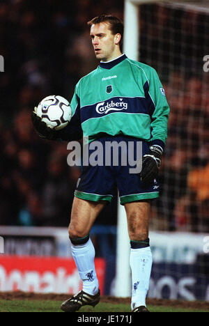 SANDER WESTERVELD LIVERPOOL FC MAINE ROAD MANCHESTER MANCHESTER ENGLAND 31. Januar 2001 Stockfoto