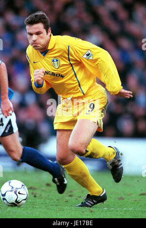 MARK VIDUKA LEEDS UNITED FC MAINE ROAD MANCHESTER ENGLAND 13. Januar 2001 Stockfoto