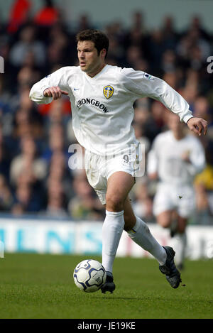 MARK VIDUKA LEEDS UNITED FC ELLAND ROAD LEEDS 17. März 2002 Stockfoto