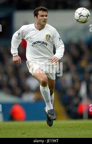 MARK VIDUKA LEEDS UNITED FC ELLAND ROAD LEEDS 17. März 2002 Stockfoto
