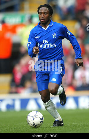 CELESTINE BABAYARO CHELSEA FC ANFIELD LIVERPOOL 24. März 2002 Stockfoto