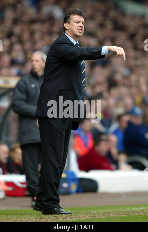 DAVID O'LEARY LEEDS UNITED MANAGER ELLAND ROAD LEEDS 30. März 2002 Stockfoto