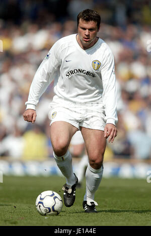 MARK VIDUKA LEEDS UNITED FC ELLAND ROAD LEEDS 30. März 2002 Stockfoto