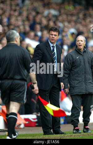 DAVID O'LEARY LEEDS UNITED MANAGER ELLAND ROAD LEEDS 30. März 2002 Stockfoto