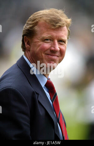 STEVE MCCLAREN MIDDLESBROUGH FC MANAGER DERBY DERBY 1. April 2002 Stockfoto