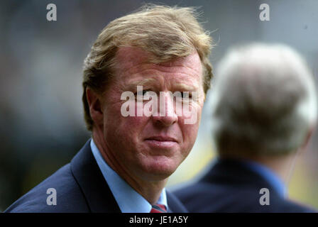 STEVE MCCLAREN MIDDLESBROUGH FC MANAGER DERBY DERBY 1. April 2002 Stockfoto