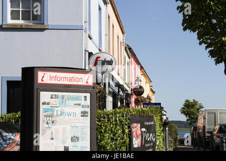 Blick auf Straße in Killyleagh, County Down, Nordirland. Stockfoto