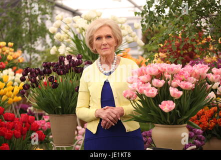 RHS Chelsea Flower Show 2017 - Pressetag mit: Mary Berry wo: London, Vereinigtes Königreich bei: Kredit-22. Mai 2017: Lia Toby/WENN.com Stockfoto