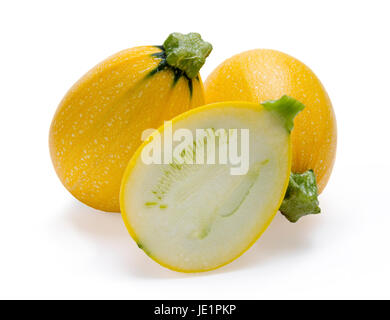 gelbe Zucchini isoliert auf weißem Hintergrund Stockfoto