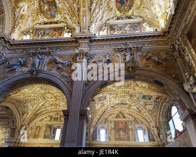 BERGAMO, Italien - 28. April 2017: Innenraum des Duomo di Bergamo in Italien. Diese Kathedrale Saint Alexander von Bergamo, Schutzpatron der gewidmet ist die Stockfoto