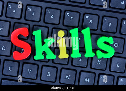 Fähigkeiten-Wörter auf Computer Tastatur Nahaufnahme Stockfoto