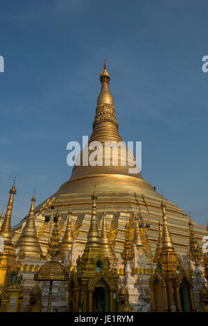 Die Shwedagon-Pagode befindet sich die bekannteste Pagode in Myanmar in Yangon, Myanmar Stockfoto