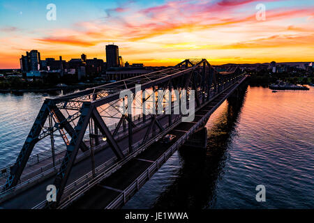 Alexandra Bridge in Ottawa Sonnenuntergang Stockfoto