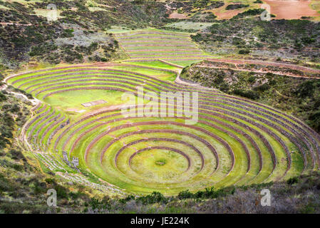 Konzentrische Kreise der alten Inka-Ruinen von Moray im Heiligen Tal in der Nähe von Cusco, Peru Stockfoto