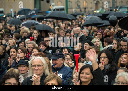 Pozna , Polen, schwarz Protest gegen die Überhöhung von abtreibungsrecht Stockfoto