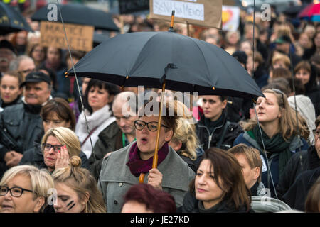 Pozna , Polen, schwarz Protest gegen die Überhöhung von abtreibungsrecht Stockfoto