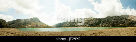 Frische, saubere Sommer Landschaft Panorama (Serra de Tramuntana, Insel Mallorca, Spanien) Stockfoto