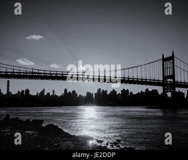 Skyline von New York City Midtown von Astoria, Queens, New York, NY Stockfoto