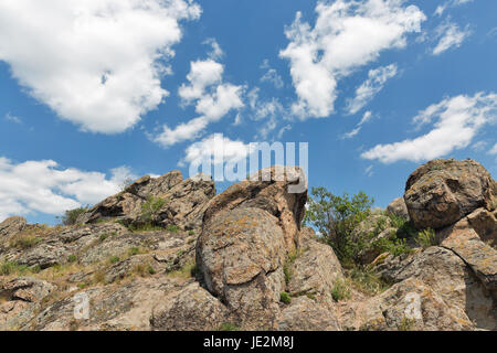 Fluss Südlicher Bug Felsen Landschaft in Migeya, Ukraine. Stockfoto