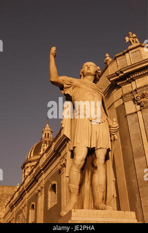 der Dom Sant Agata an der Piazza del Duomo in der alten Stadt von Catania auf Sizilien in Süditalien in Europa. Stockfoto