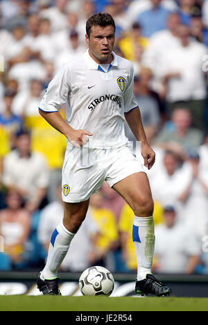 MARK VIDUKA LEEDS UNITED FC ELLAND ROAD LEEDS 17. August 2002 Stockfoto