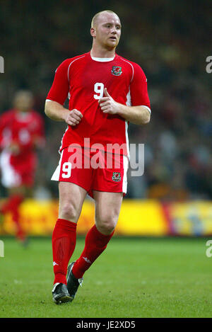 JOHN HARTSON WALES & GLASGOW CELTIC FC MILLENNIUM Stadion CARDIFF WALES 16. Oktober 2002 Stockfoto