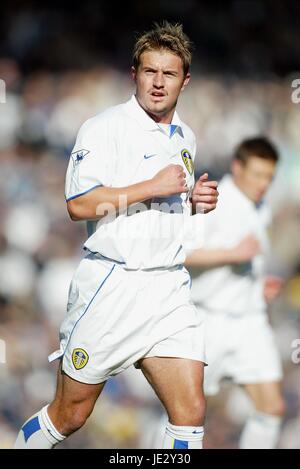 STEPHEN MCPHAIL LEEDS UNITED FC ELLAND ROAD LEEDS 19. Oktober 2002 Stockfoto