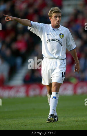 STEPHEN MCPHAIL LEEDS UNITED FC RIVERSIDE STADIUM MIDDLESBROUGH ENGLAND 26. Oktober 2002 Stockfoto