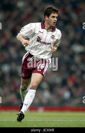 JOE COLE WEST HAM UNITED FC VILLENPARK BIRMINGHAM 14. Dezember 2002 Stockfoto