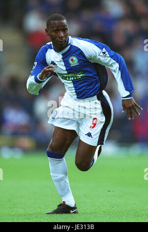 ANDY COLE BLACKBURN ROVERS FC EWOOD PARK BLACKBURN ENGLAND 12. Januar 2002 Stockfoto