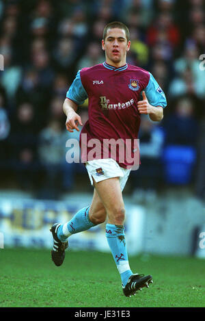 JOE COLE WEST HAM UNITED FC BOLTON LANCASHIRE REEBOK STADIUM 9. Februar 2002 Stockfoto