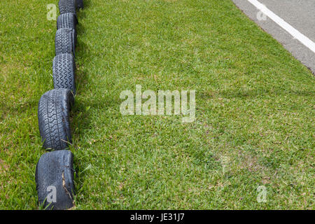 Kartbahn drehen auf einer leeren Open-Air-Rennstrecke Auto Stockfoto