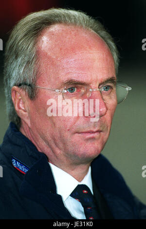 SVEN-GORAN ERIKSSON ENGLAND MANAGER AMSTERDAM ARENA AMSTERDAM 13. Februar 2002 Stockfoto