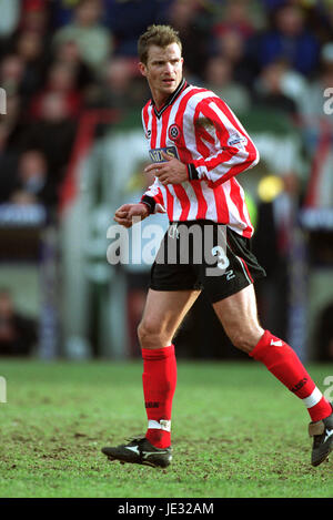 SHANE NICHOLSON SHEFFIELD UNITED FC BRAMALL LANE SHEFFIELD ENGLAND 23. März 2002 Stockfoto