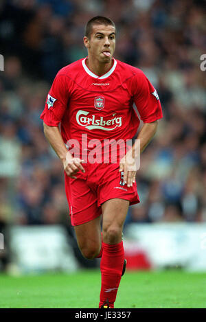 MILAN BAROS LIVERPOOL FC MAIN ROAD MANCHESTER ENGLAND 29. September 2002 Stockfoto