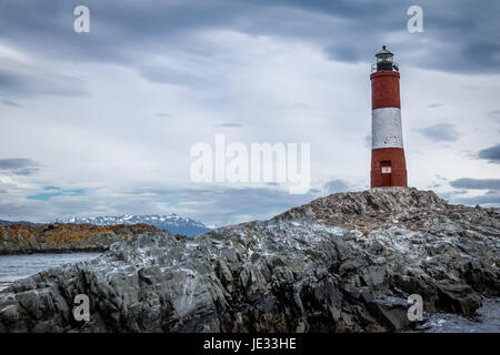 Les légions rot-weiße Leuchtturm - Beagle-Kanal, Ushuaia, Argentinien Stockfoto