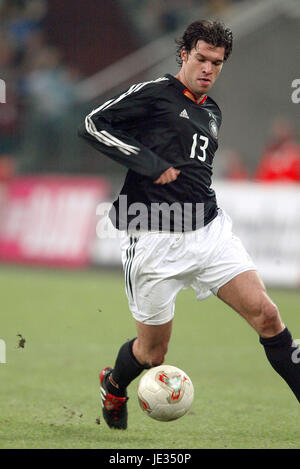 MICHAEL BALLACK Deutschland & FC BAYERN München GELSENKIRCHEN Deutschland 15. November 2003 Stockfoto